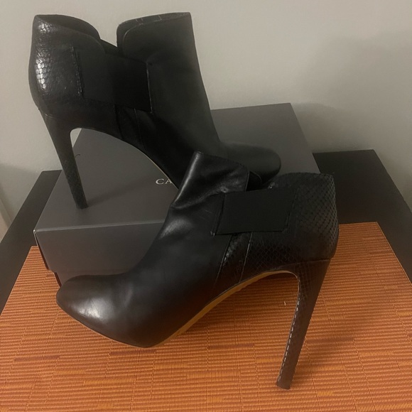 Vince Camuto Heels - Picture 2 of 3
